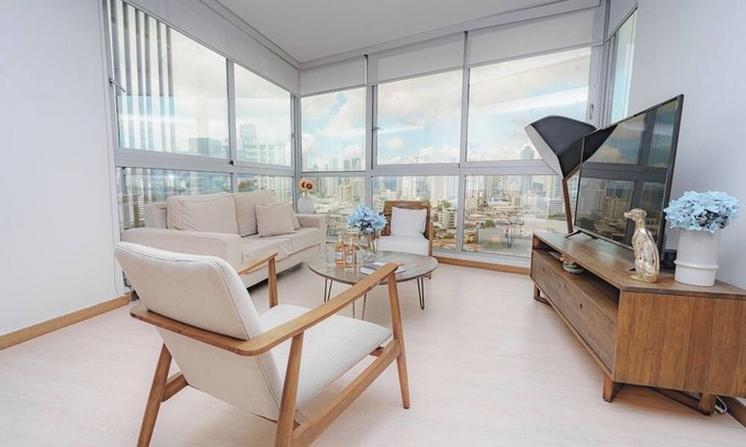 Tumba Vieja Apartment | Luxury 2BR Cityview apt, parking and balcony