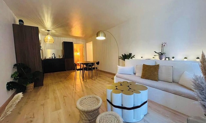 Quartier du Panier Apartment | Chez Max - charming 2BR in the heart of Panier/Vieux Port