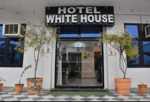 Taj Ganj Hotel | WHITE HOUSE