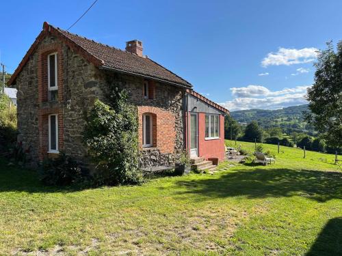 Teilhet House | Maison independante pour 2 tout inclus Tiny House for 2 all included