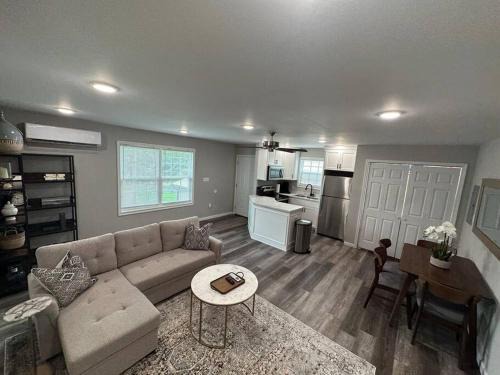 Somerset Apartment | Fresh and modern, 2022 build.